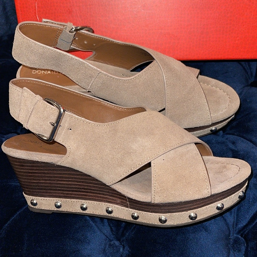 NEW never worn Donald J. Pliner taupe beige suede studded wedge summer staple